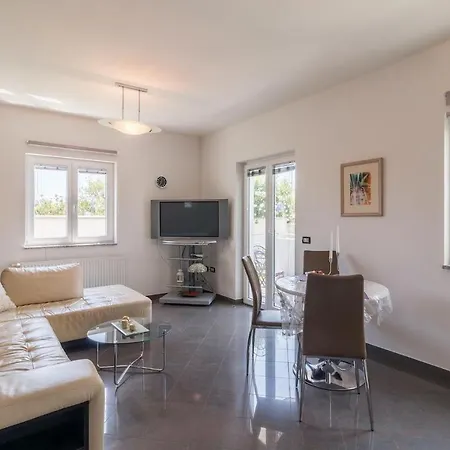 5 Bedroombeautiful In Póla