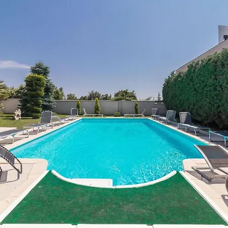 5 Bedroombeautiful In Nyaraló