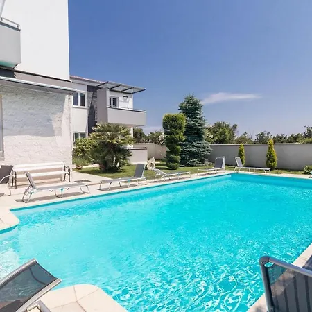 5 Bedroombeautiful In Nyaraló